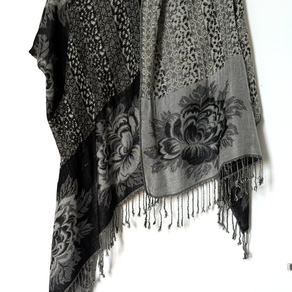 Collection Eighteen Scarf Black White Flower Warm Large Scarf - Picture 4 of 12